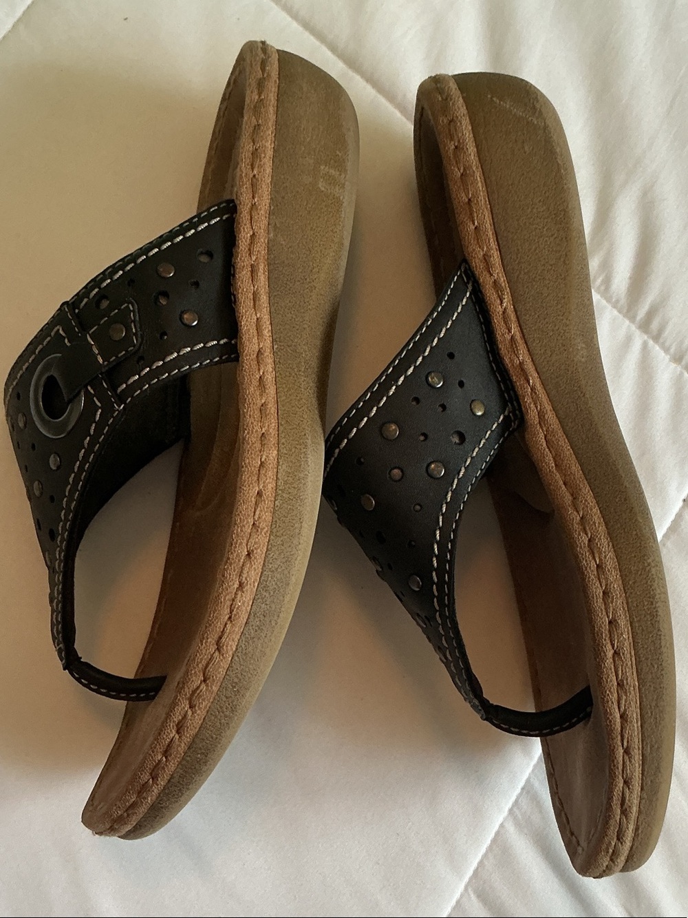 Clarks Black Leather Studded Thong Sandals - Picture 5 of 8